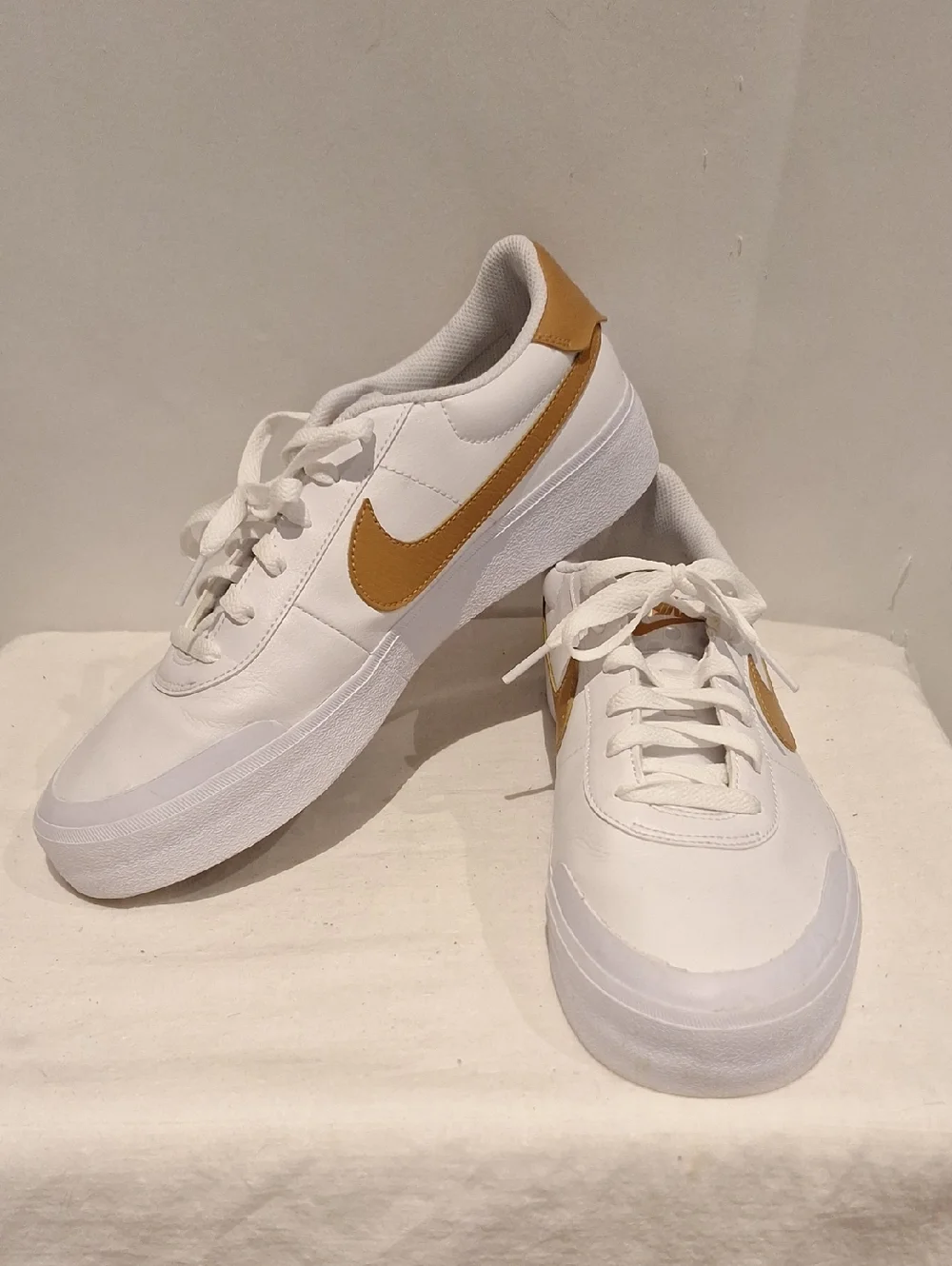 Nike Men’s Court Shot In White And Flax Sneakers Size 9